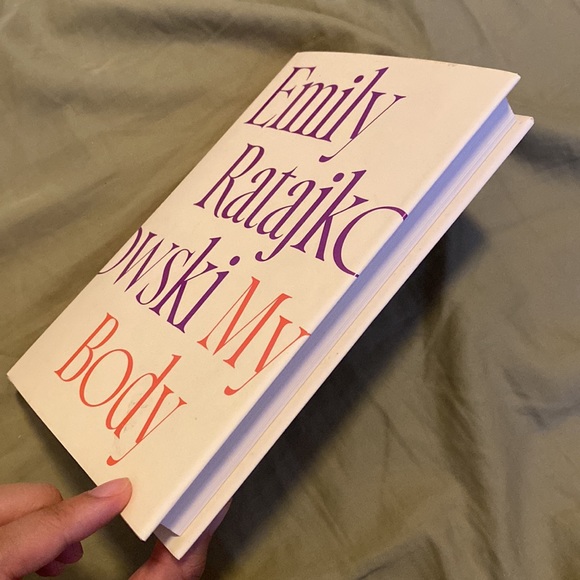 My Body by Emily Ratajkowski - Picture 2 of 5